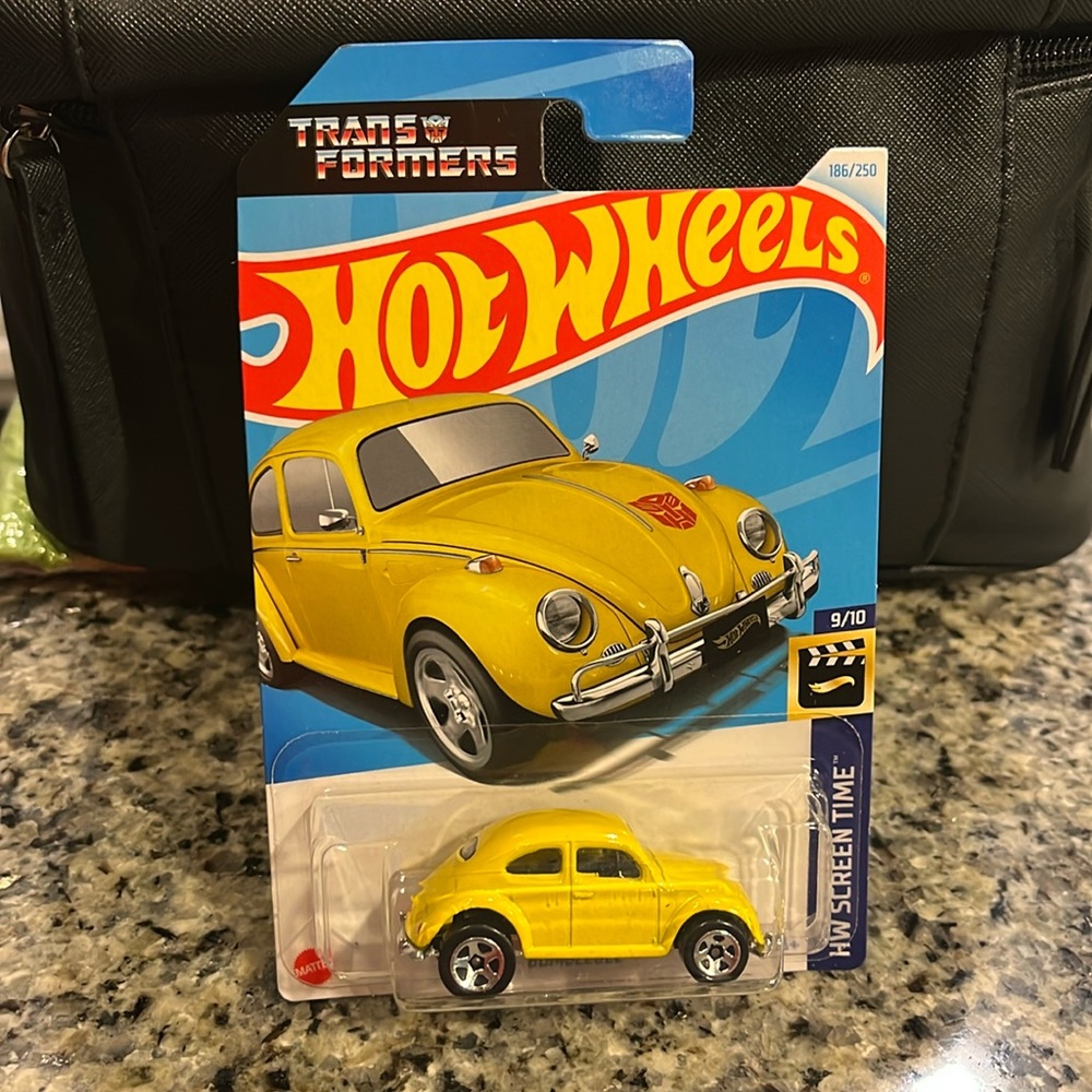Hot Wheels Transformers Bumblebee Volkswagen Beetle Bug 1/64 toy car new